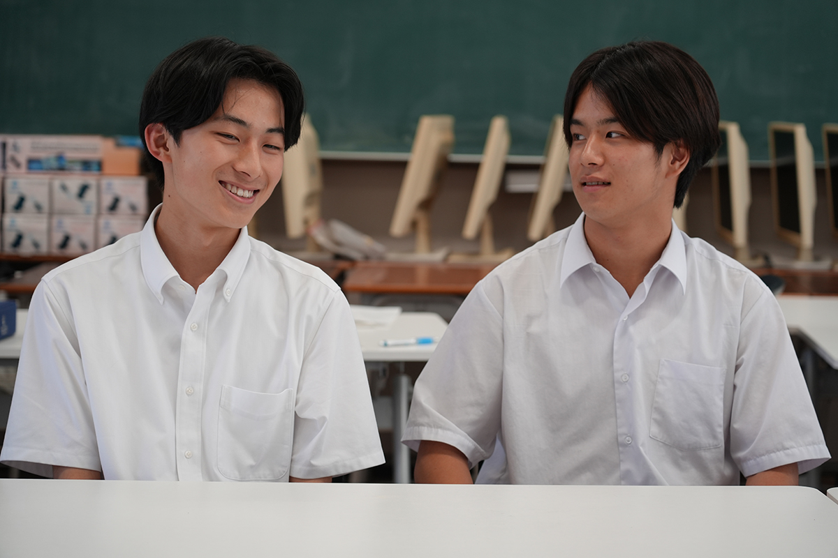 Bungee Dropに参加した八木さんと山本さん